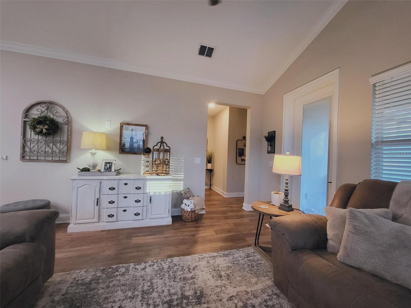 Image 12 of 27 For 400 Prado Place