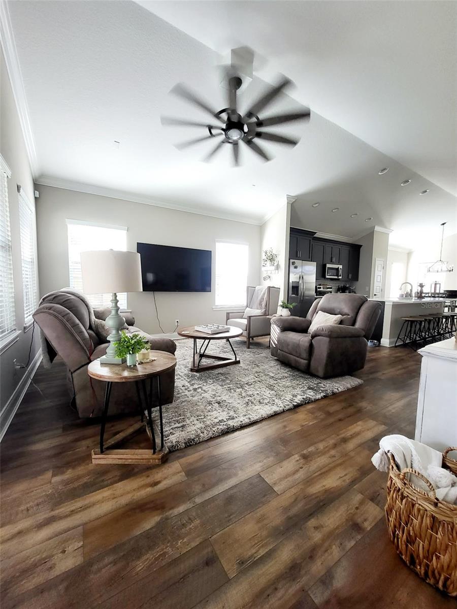 Image 14 of 27 For 400 Prado Place