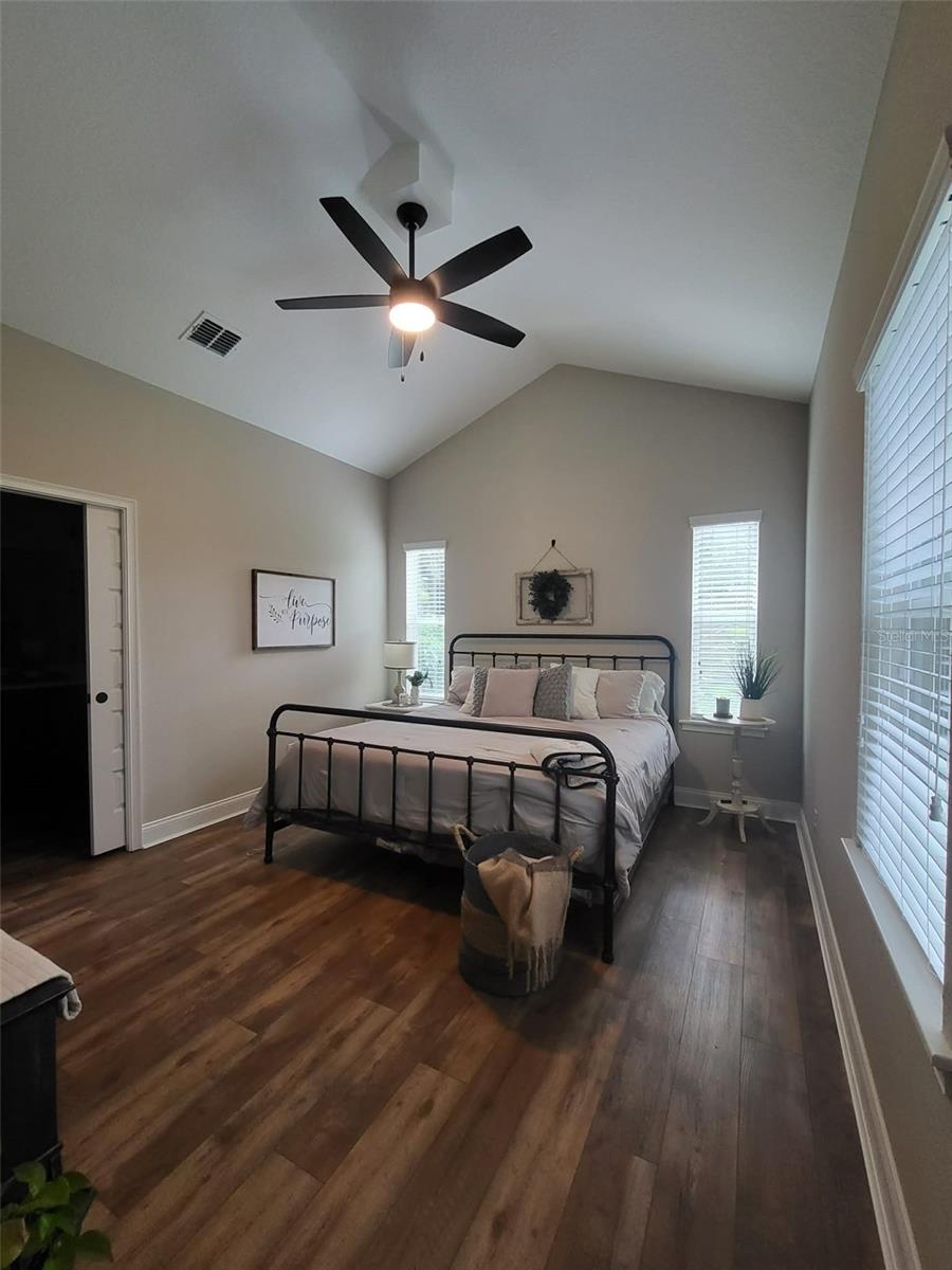 Image 19 of 27 For 400 Prado Place