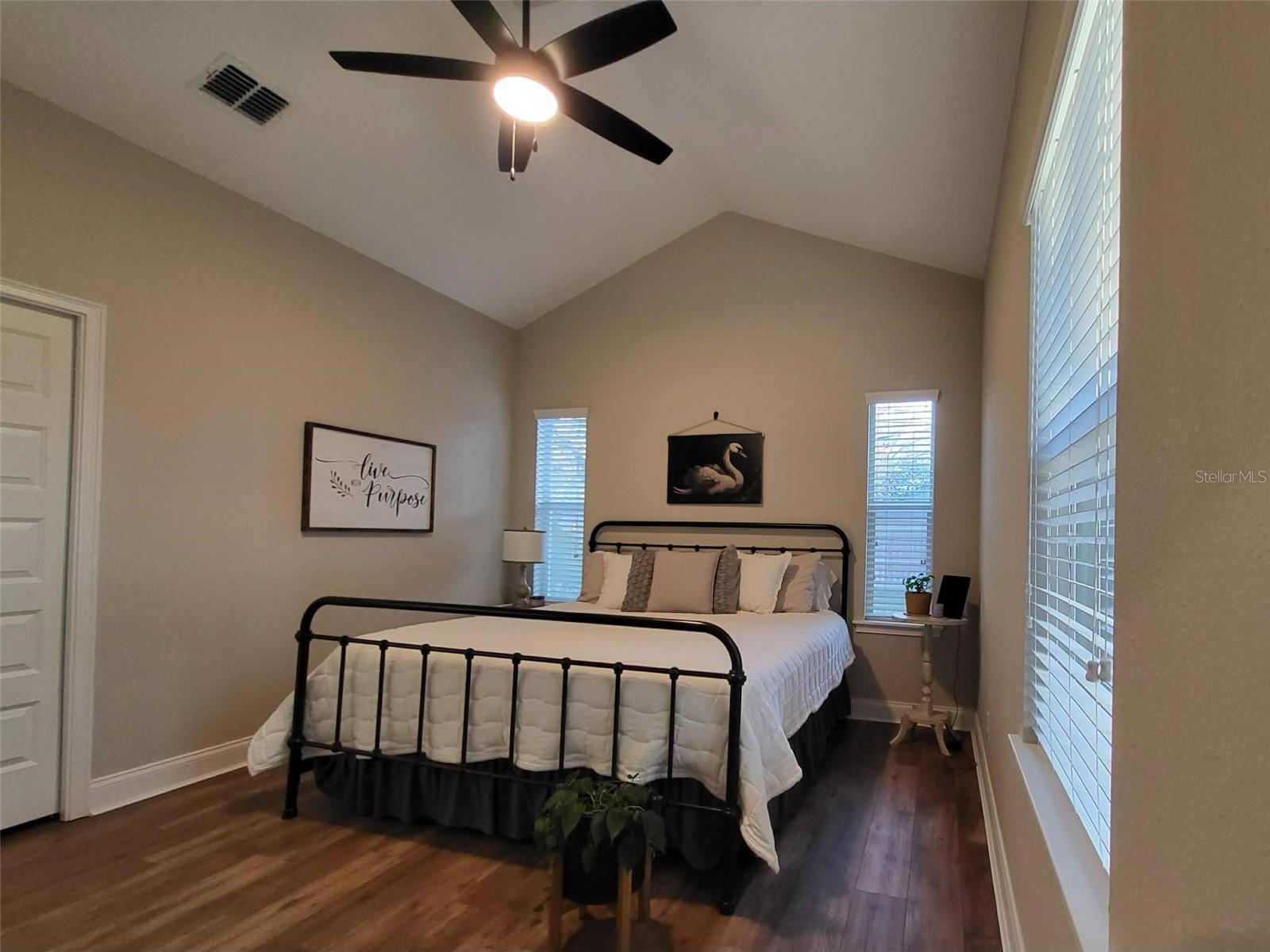 Image 20 of 27 For 400 Prado Place