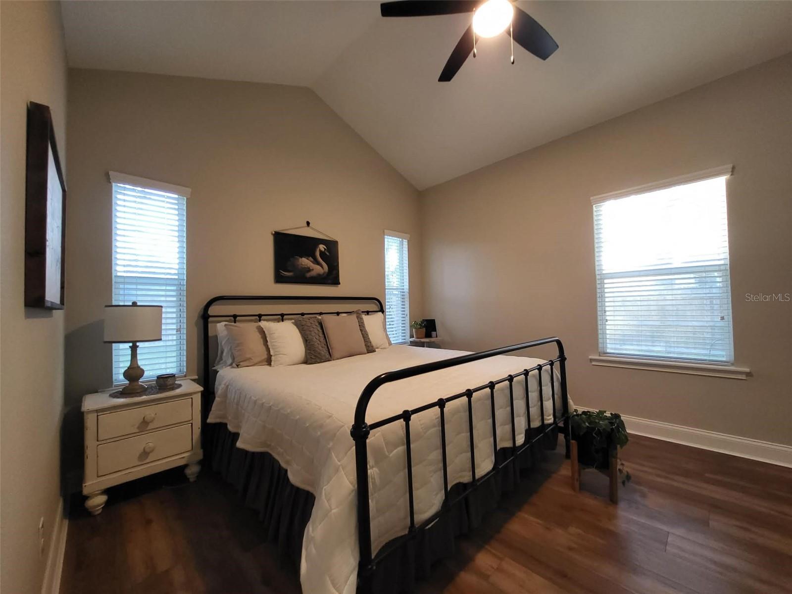 Image 22 of 27 For 400 Prado Place