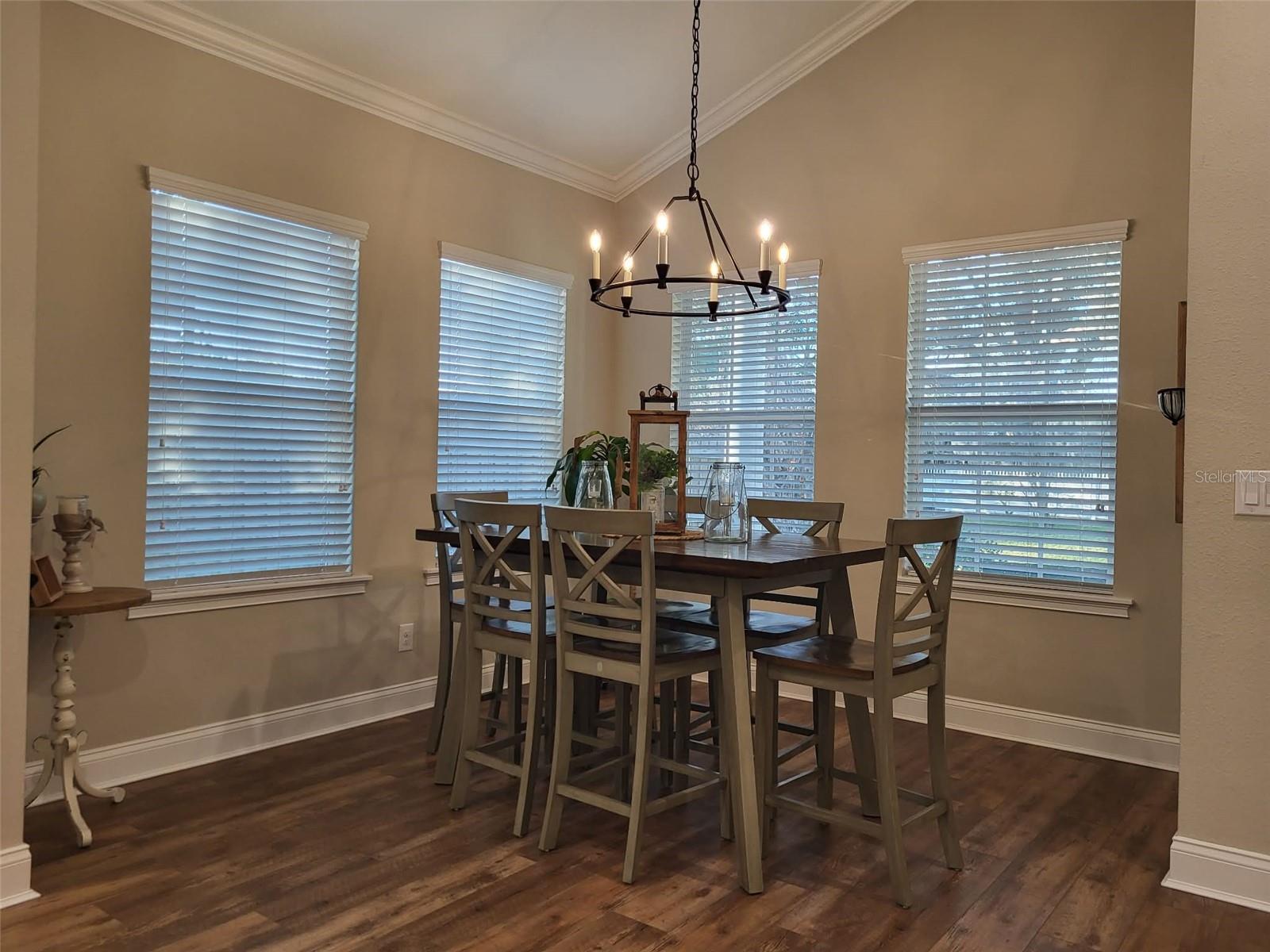 Image 4 of 27 For 400 Prado Place