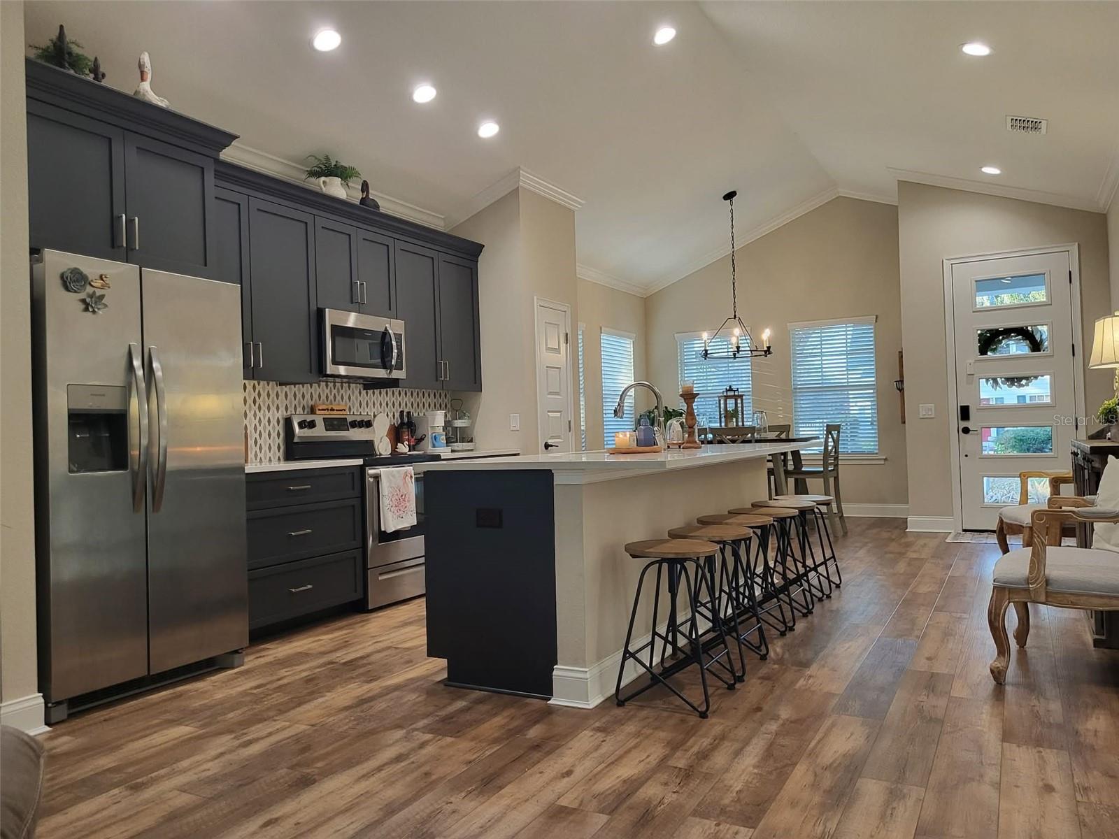 Image 6 of 27 For 400 Prado Place