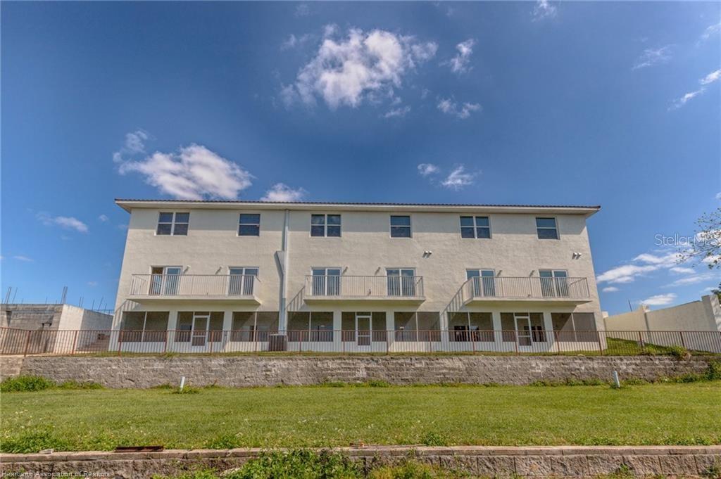 Image 11 of 47 For 1942 Oasis Boulevard 1942