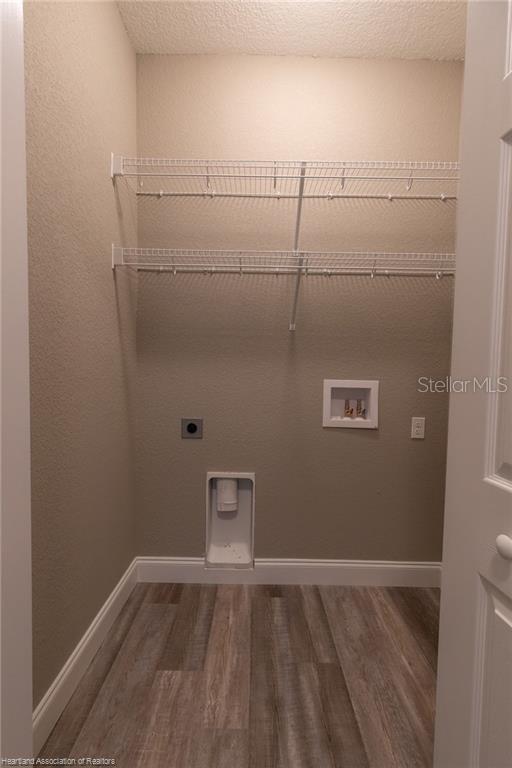 Image 28 of 47 For 1942 Oasis Boulevard 1942