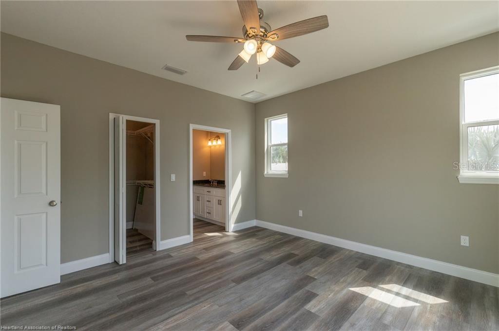 Image 31 of 47 For 1942 Oasis Boulevard 1942