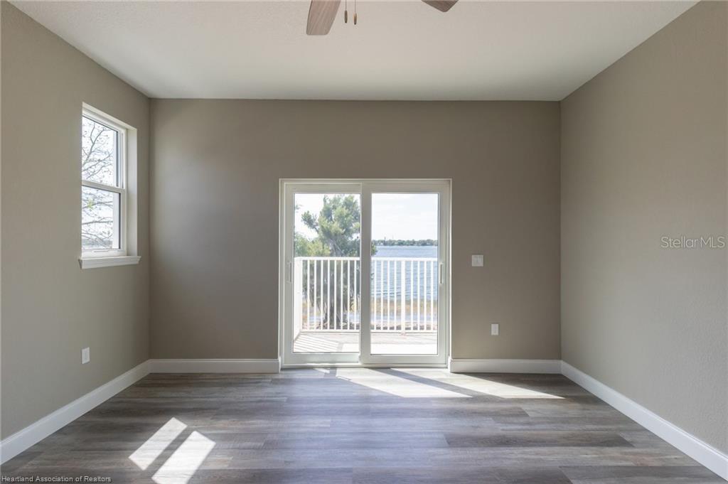 Image 37 of 47 For 1942 Oasis Boulevard 1942