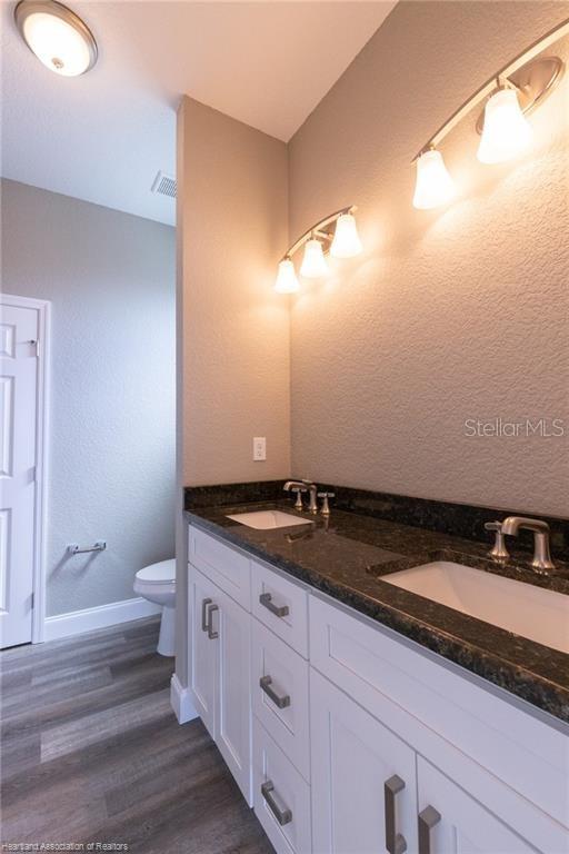 Image 39 of 47 For 1942 Oasis Boulevard 1942