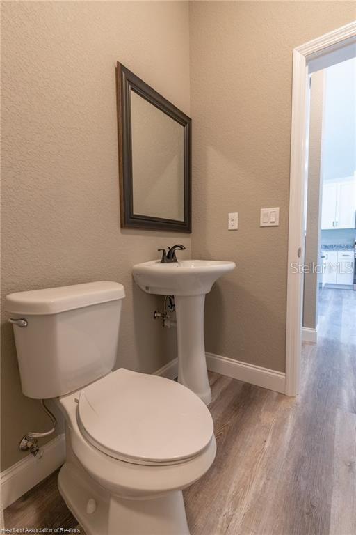 Image 4 of 47 For 1942 Oasis Boulevard 1942