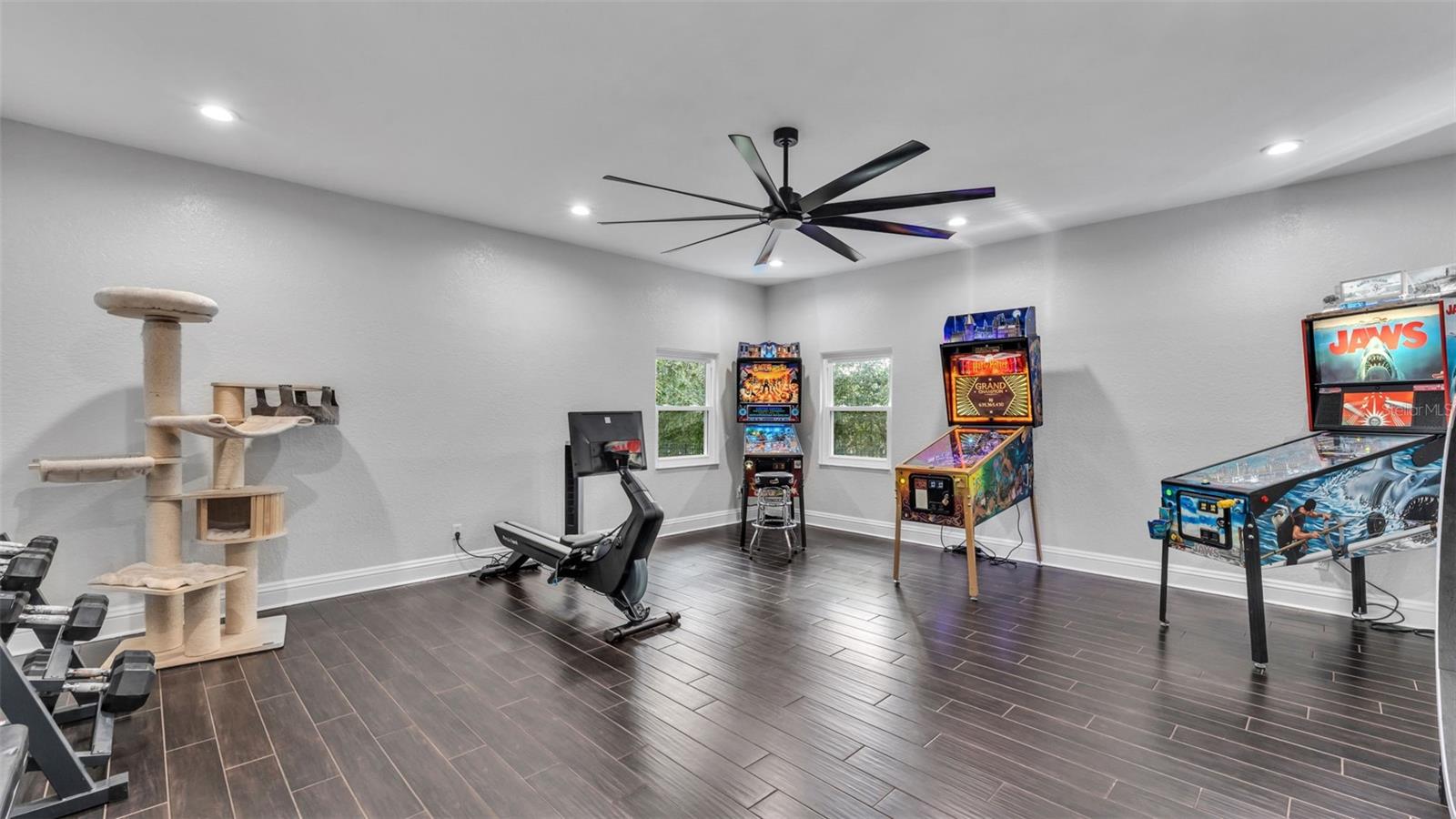 Image 22 of 75 For 109 Van Fleet Court