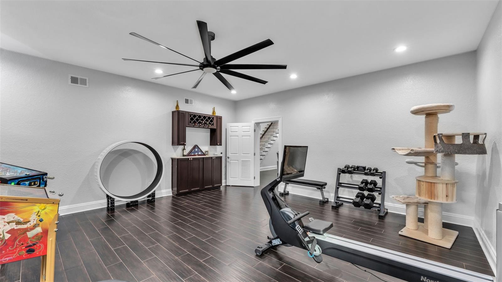 Image 23 of 75 For 109 Van Fleet Court