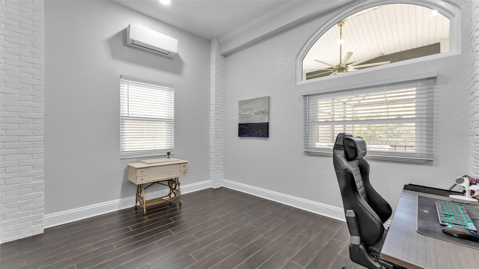 Image 29 of 75 For 109 Van Fleet Court