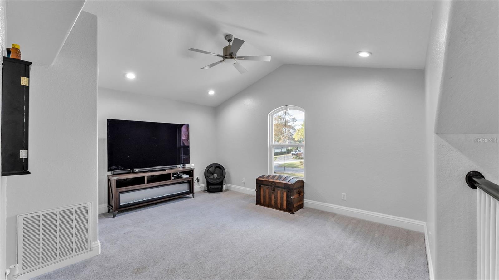 Image 32 of 75 For 109 Van Fleet Court