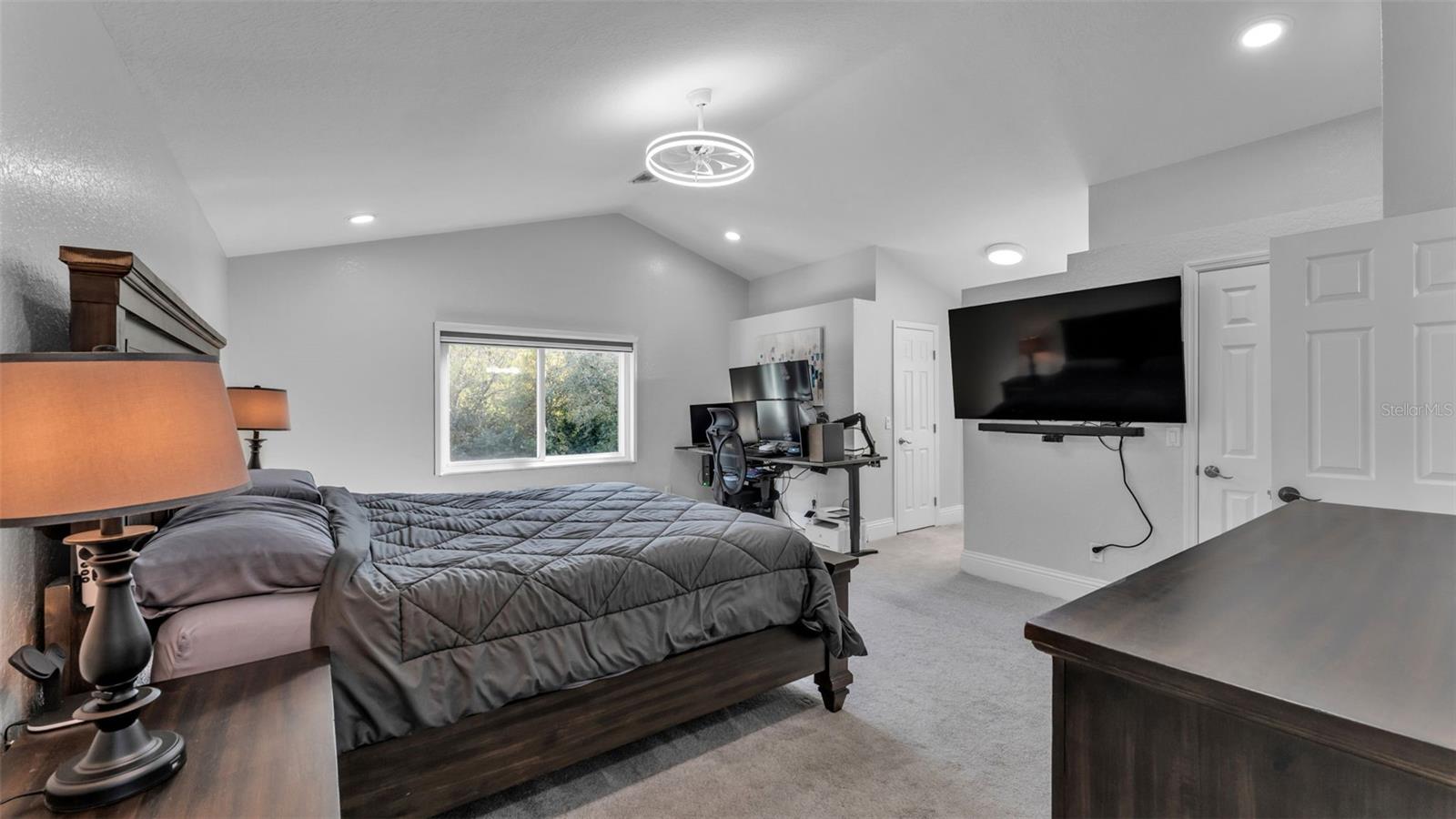 Image 37 of 75 For 109 Van Fleet Court