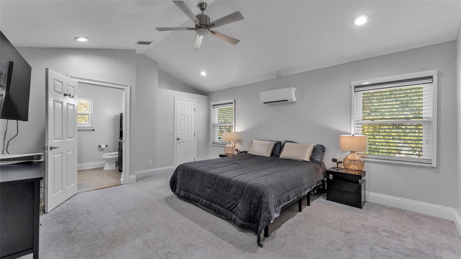 Image 43 of 75 For 109 Van Fleet Court