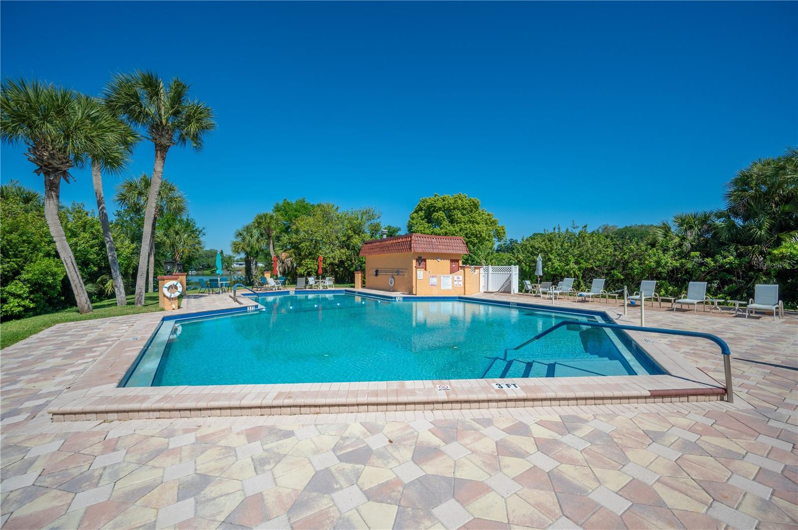 Image 23 of 31 For 2055 Floral Avenue 117