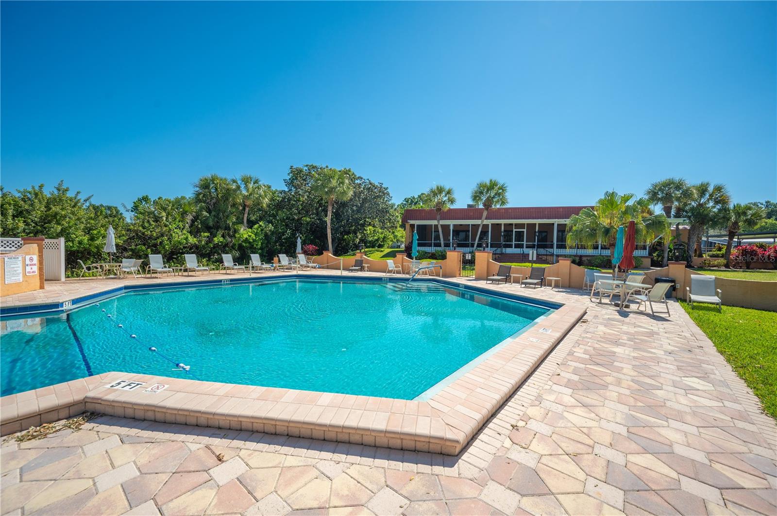 Image 24 of 31 For 2055 Floral Avenue 117