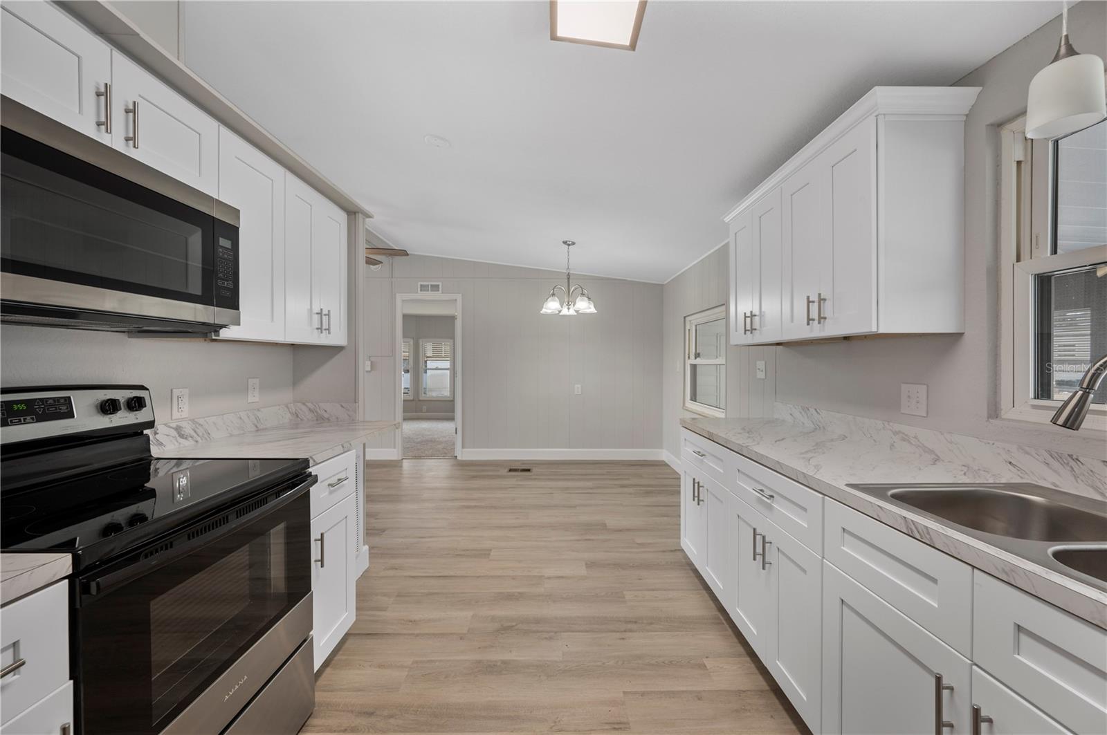 Image 5 of 31 For 2055 Floral Avenue 117