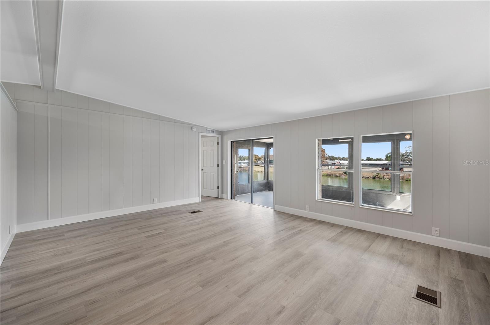 Image 7 of 31 For 2055 Floral Avenue 117