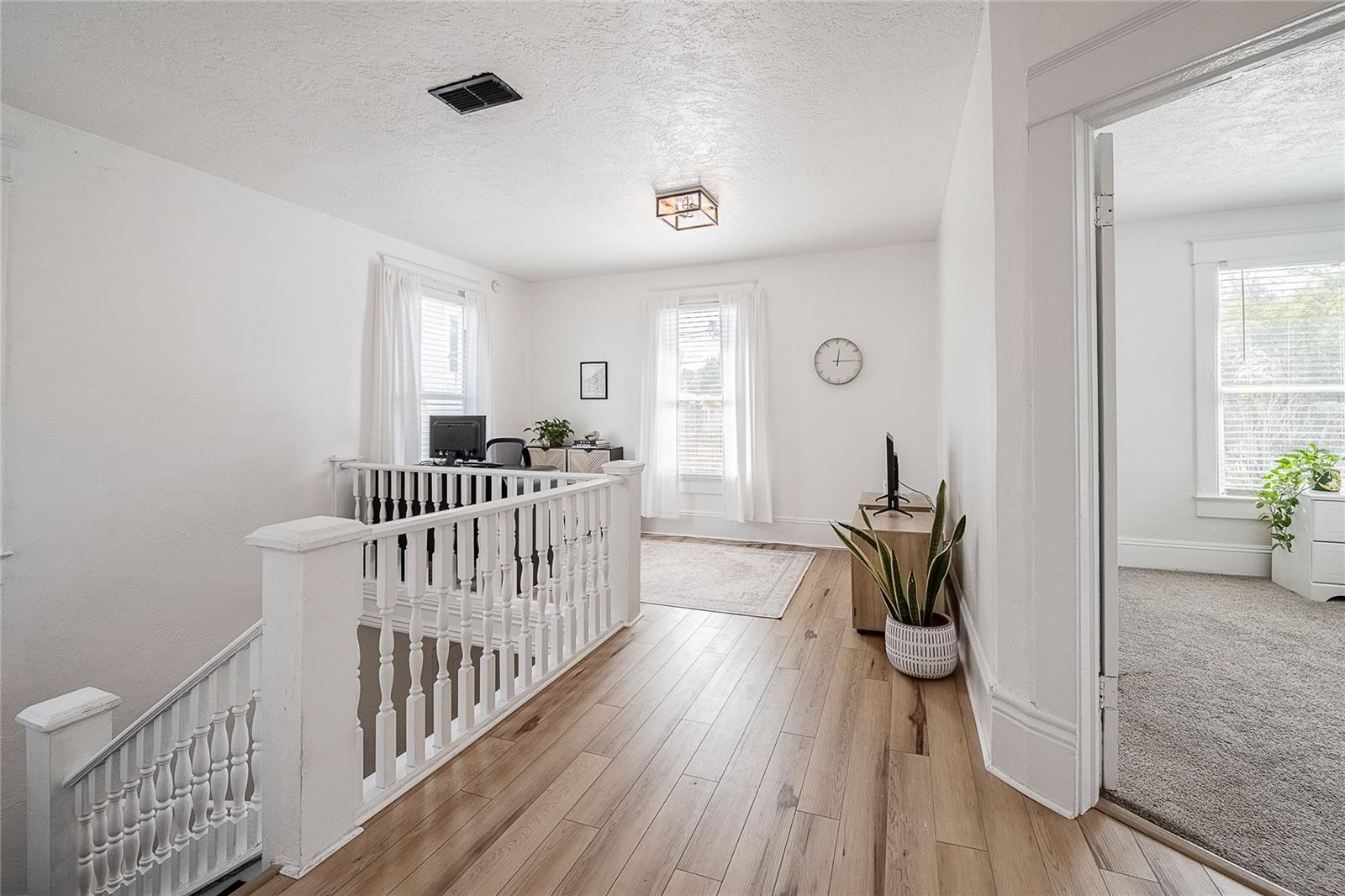 Image 15 of 49 For 402 Poinsettia Street