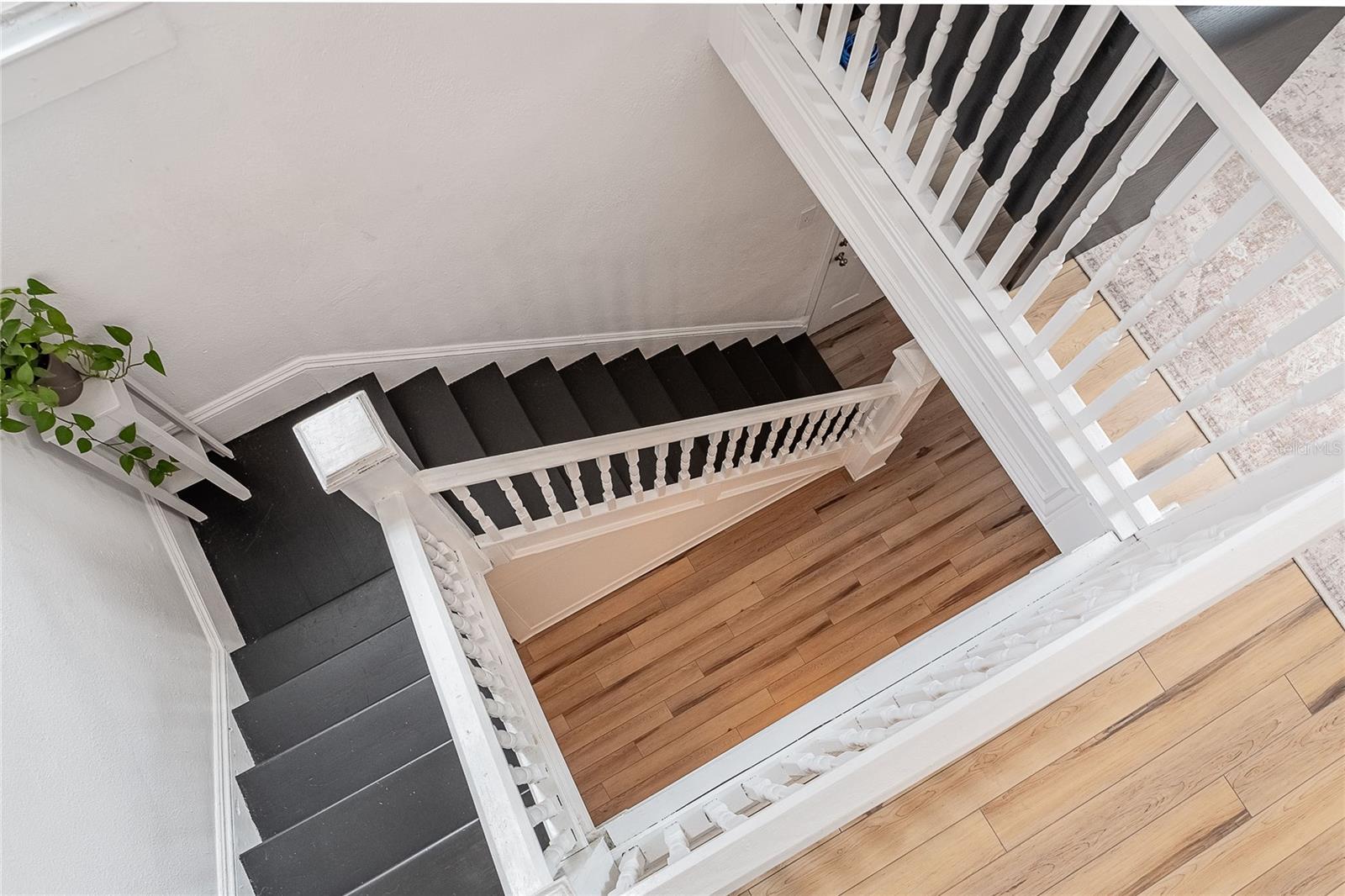 Image 19 of 49 For 402 Poinsettia Street