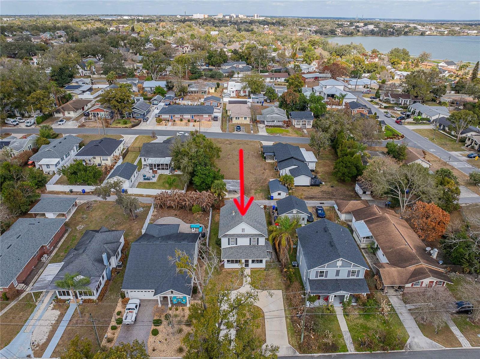 Image 2 of 49 For 402 Poinsettia Street