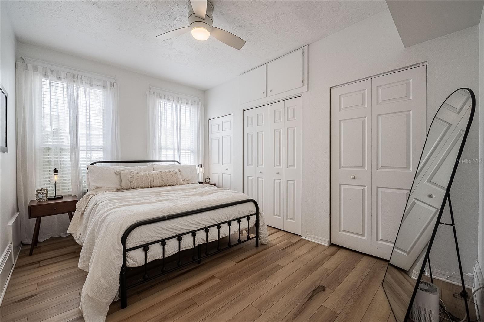 Image 29 of 49 For 402 Poinsettia Street