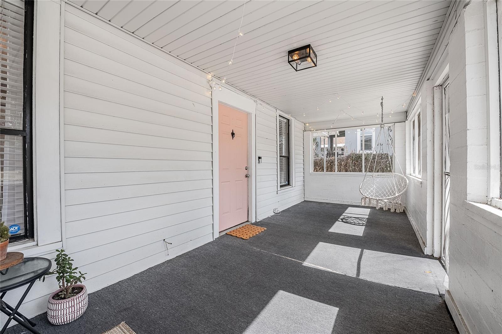 Image 8 of 49 For 402 Poinsettia Street