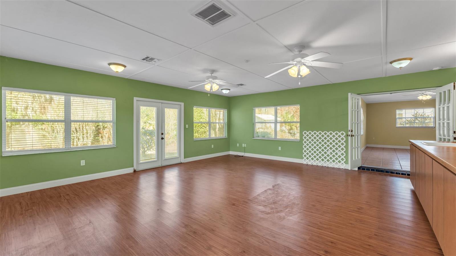 Image 13 of 39 For 1220 Spring Court