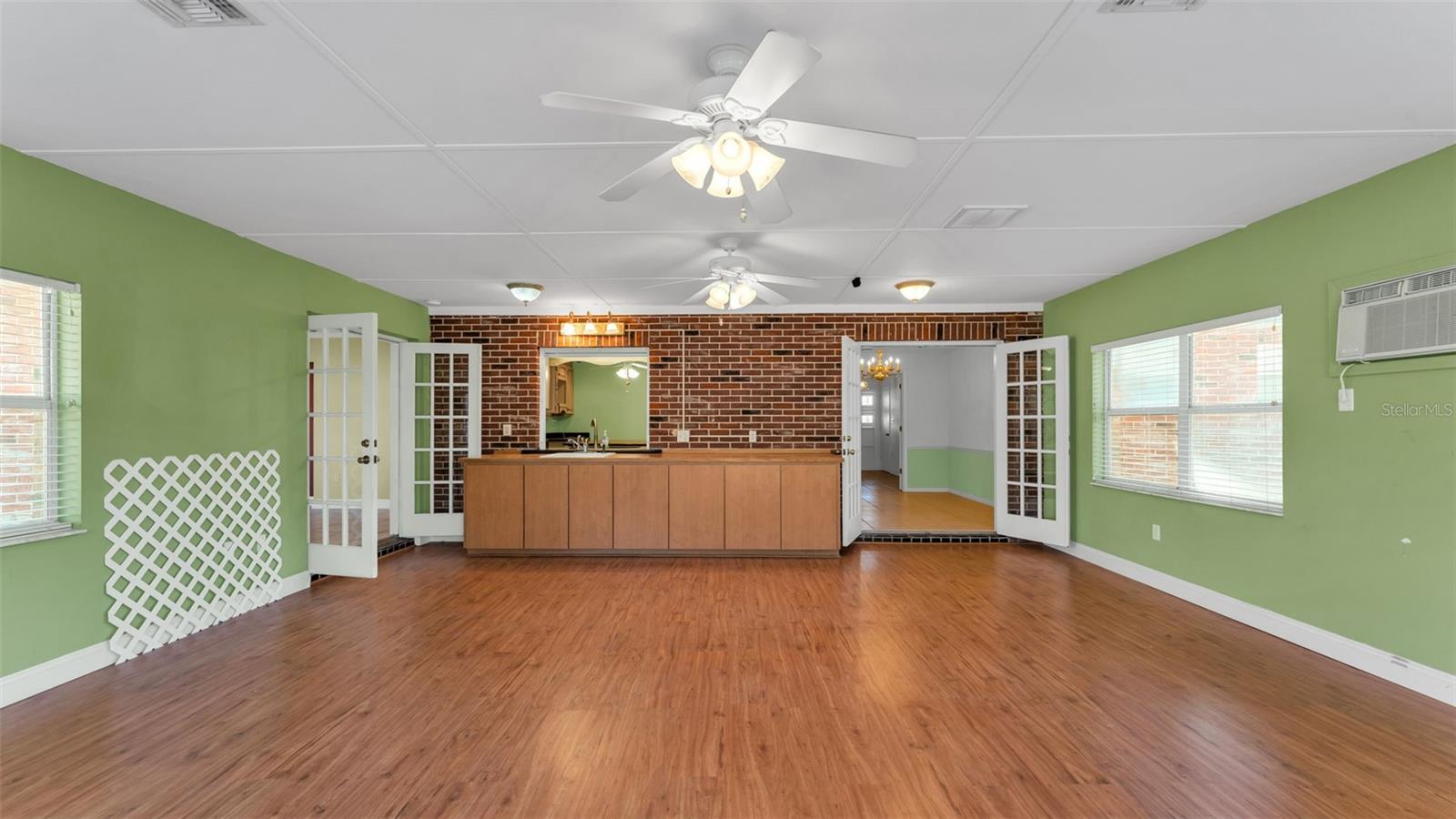 Image 15 of 39 For 1220 Spring Court