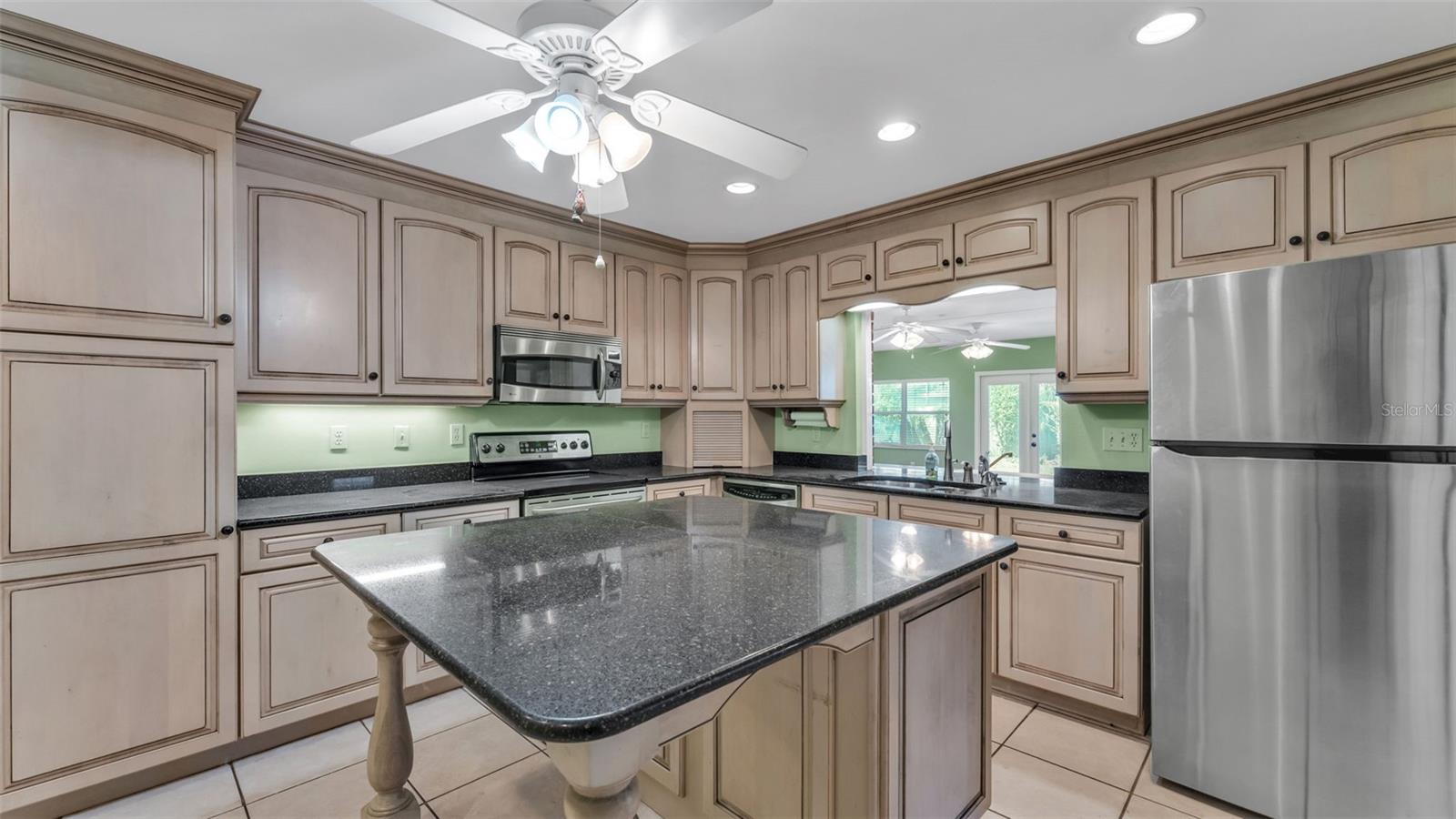 Image 21 of 39 For 1220 Spring Court