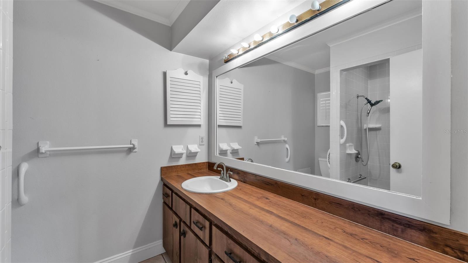 Image 34 of 39 For 1220 Spring Court