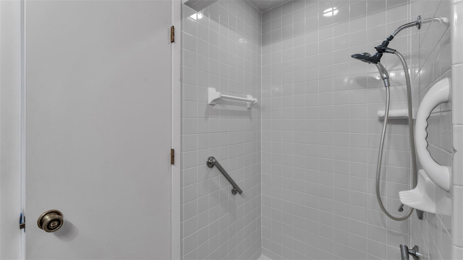 Image 35 of 39 For 1220 Spring Court