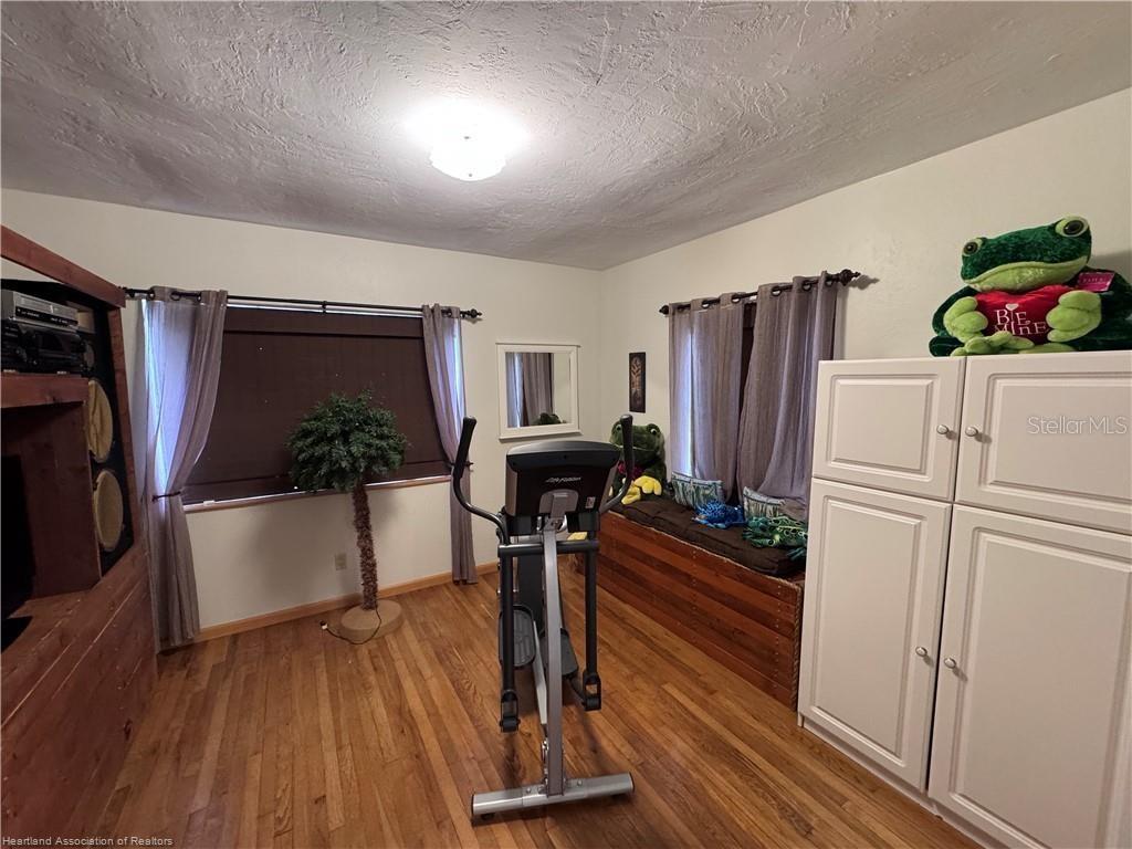 Image 14 of 22 For 930 Main Street