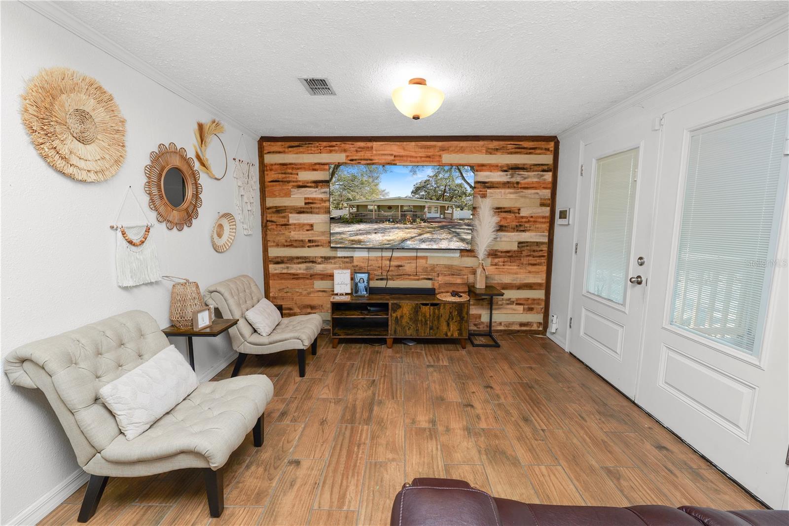 Image 12 of 50 For 18 Crescent Ridge Road