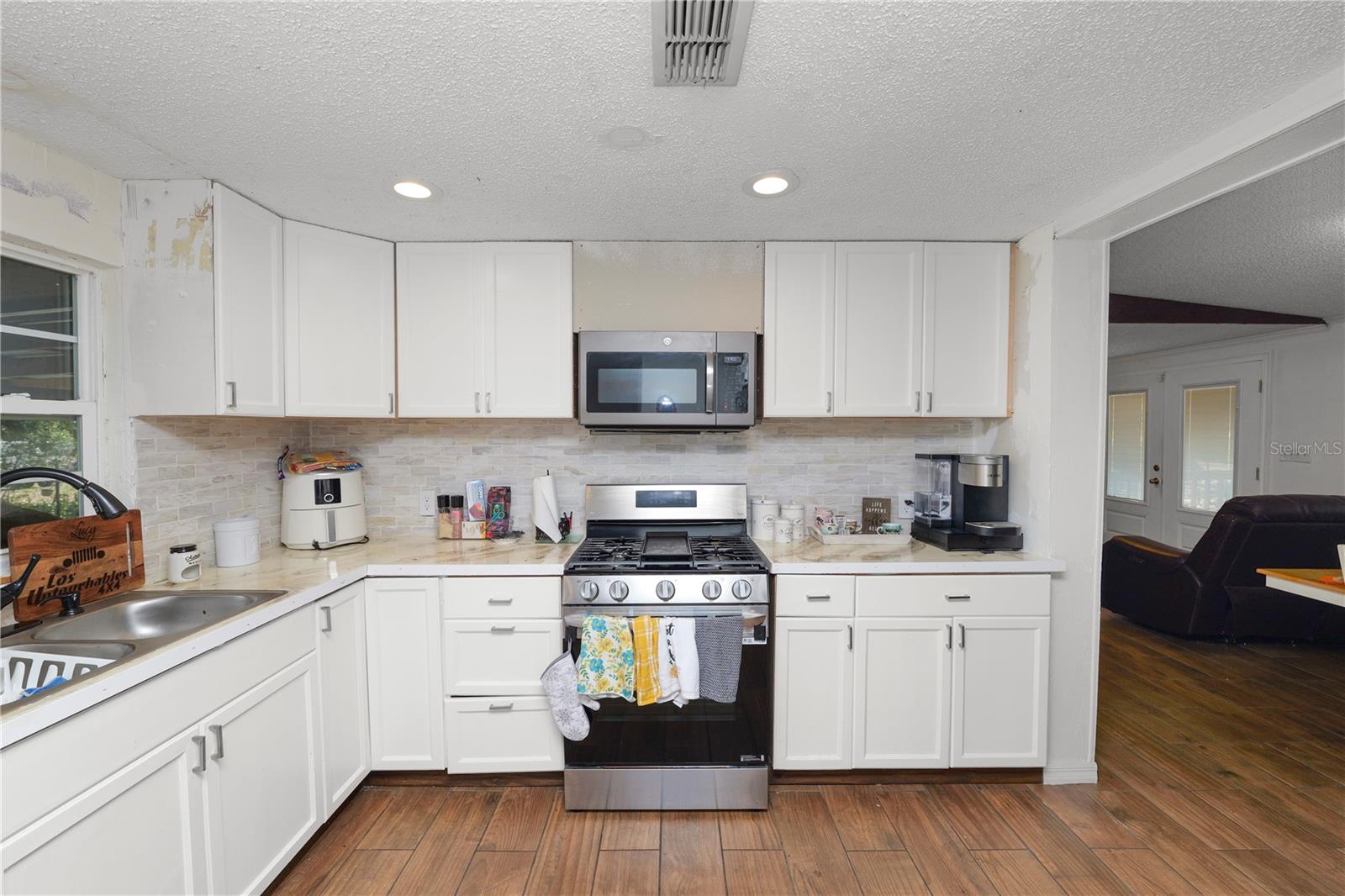 Image 18 of 50 For 18 Crescent Ridge Road