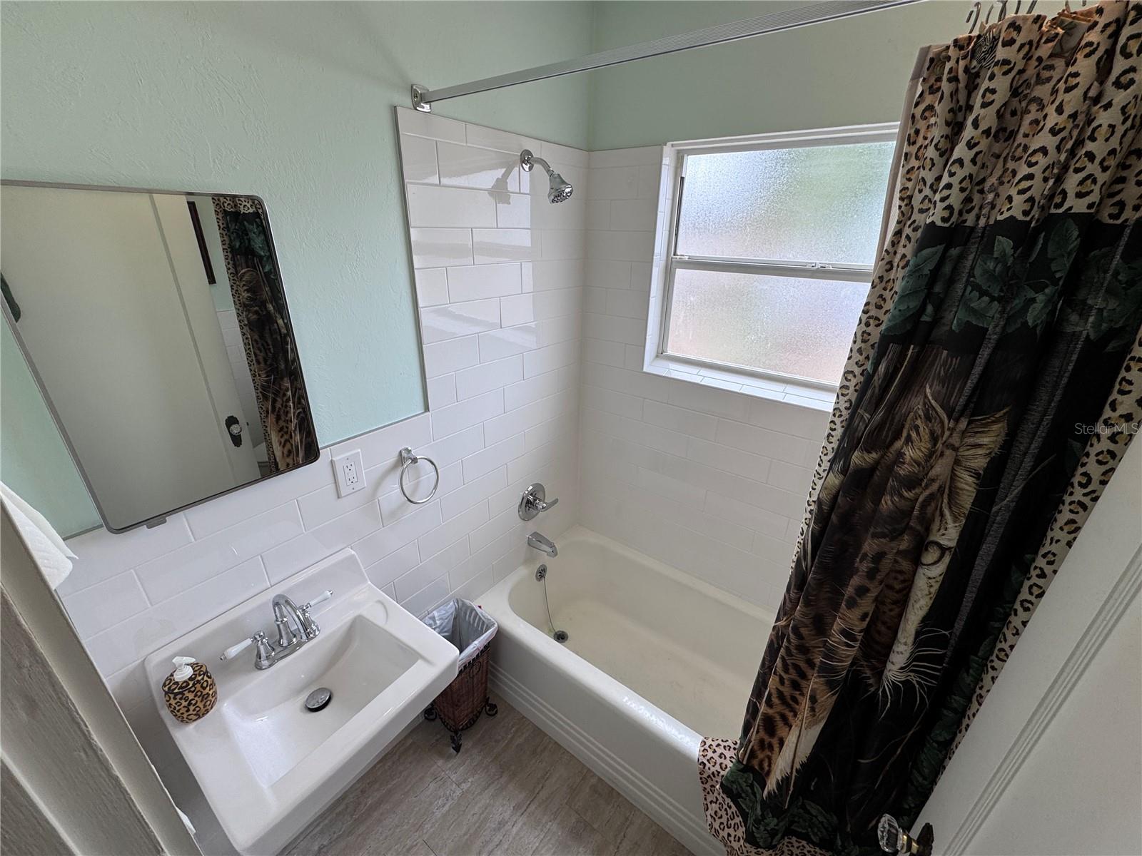 Image 10 of 25 For 930 Main Street