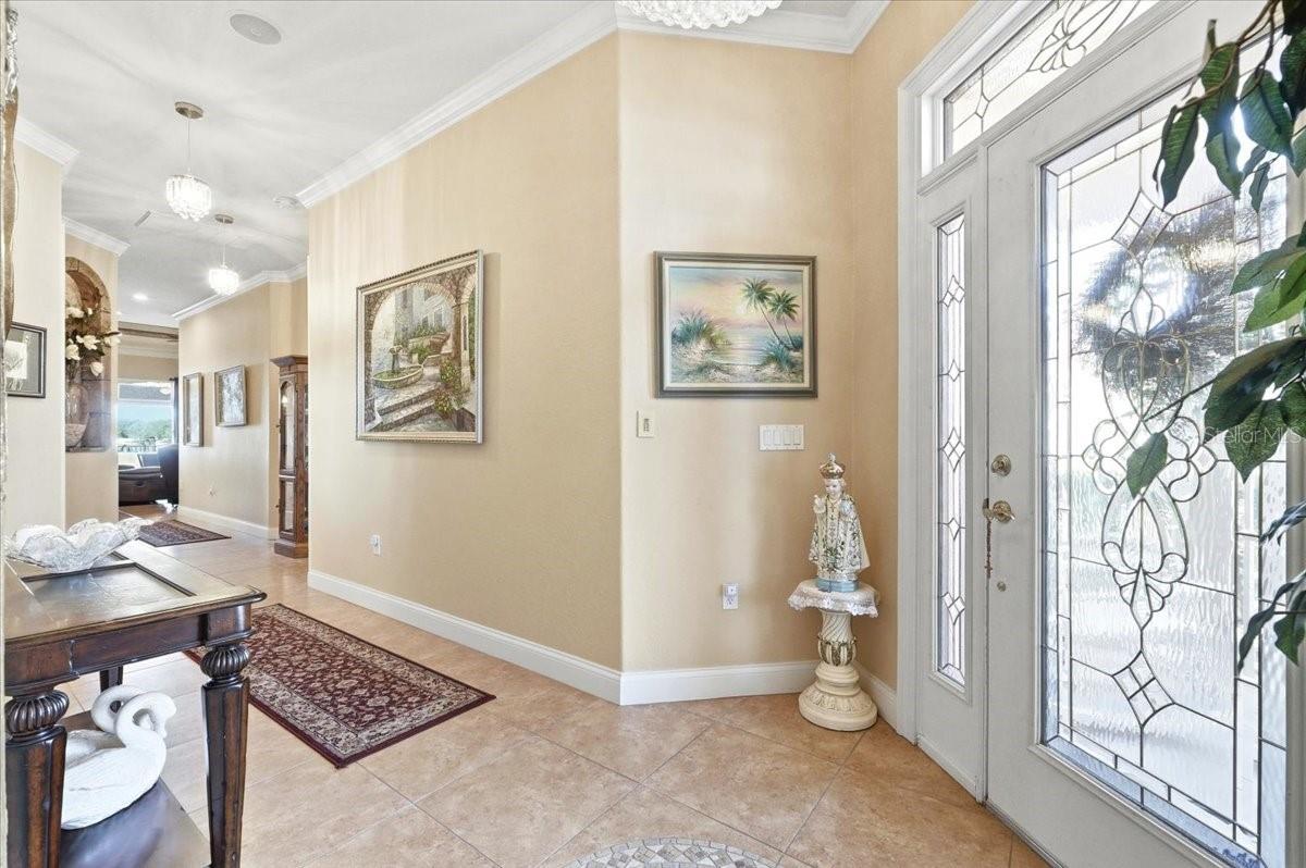 Image 13 of 48 For 548 Meandering Way