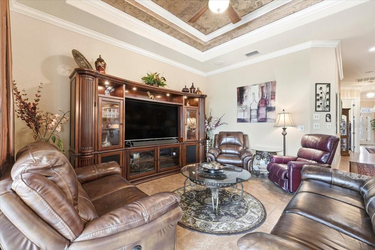 Image 15 of 48 For 548 Meandering Way