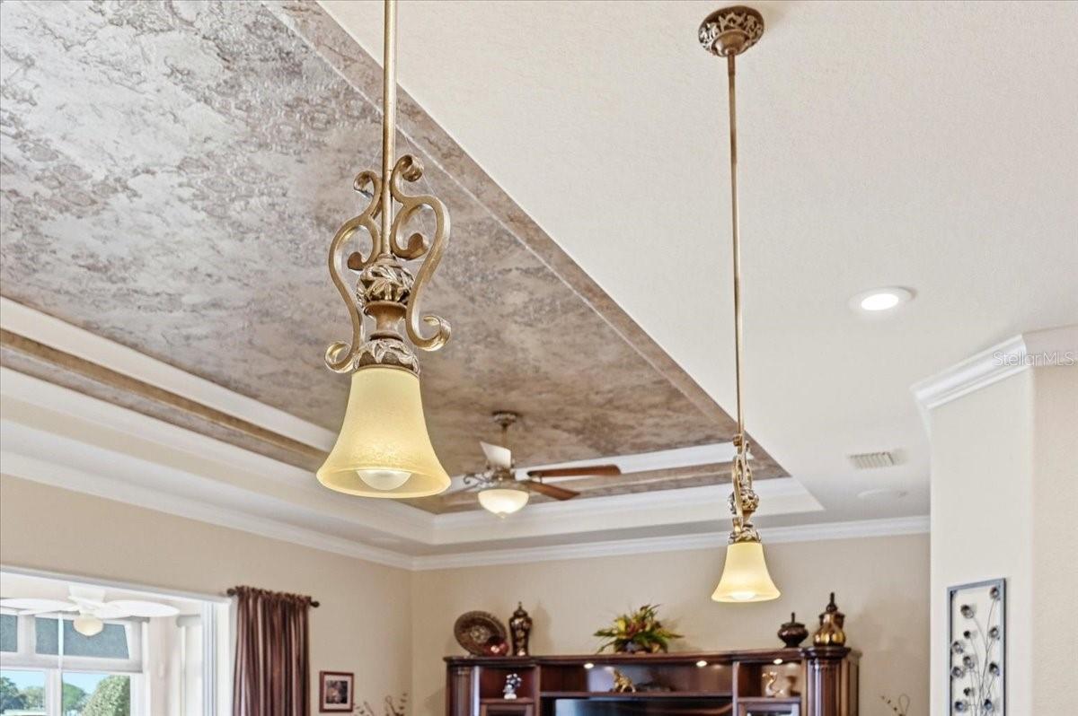 Image 20 of 48 For 548 Meandering Way