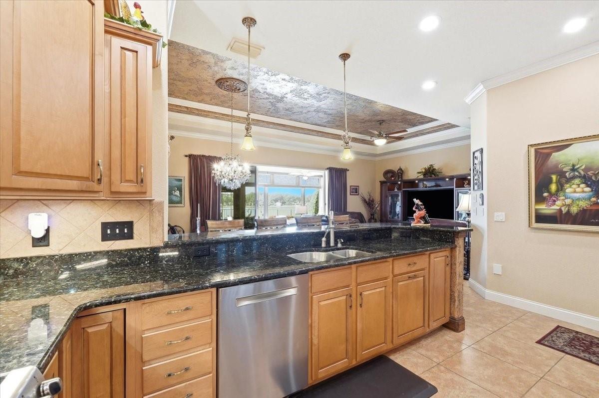 Image 21 of 48 For 548 Meandering Way