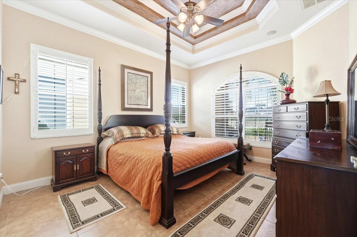 Image 27 of 48 For 548 Meandering Way