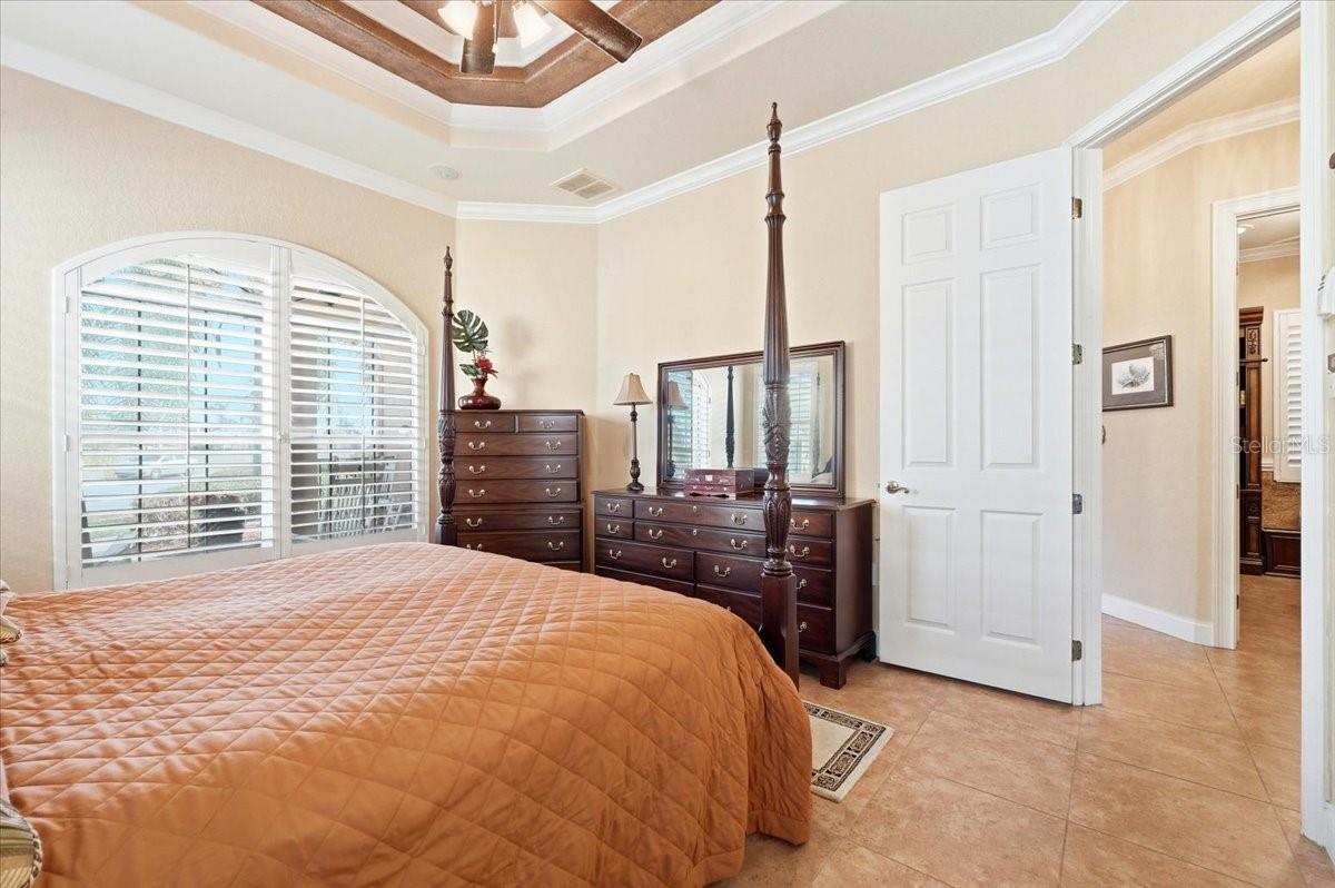 Image 28 of 48 For 548 Meandering Way