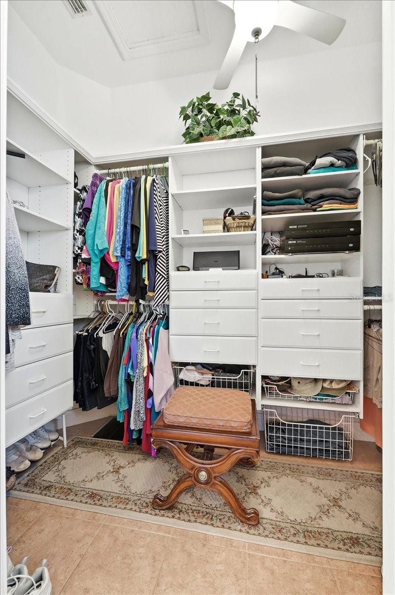 Image 29 of 48 For 548 Meandering Way