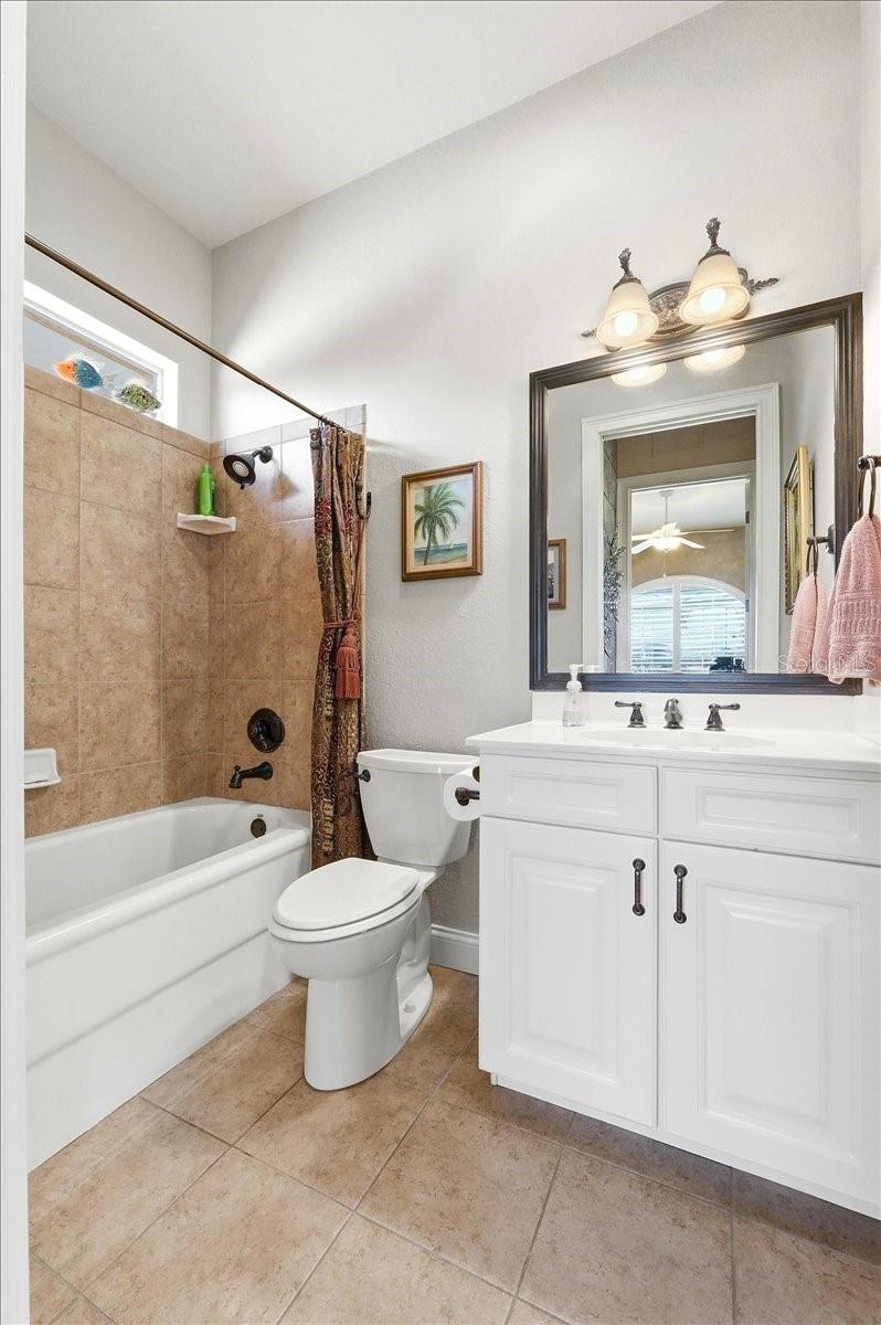 Image 32 of 48 For 548 Meandering Way