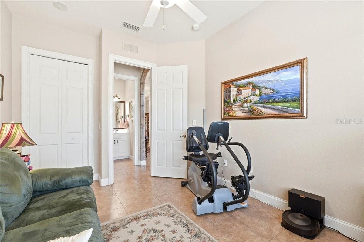 Image 33 of 48 For 548 Meandering Way