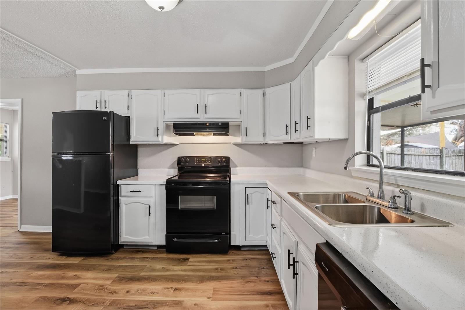 Image 13 of 44 For 435 Lucille Street