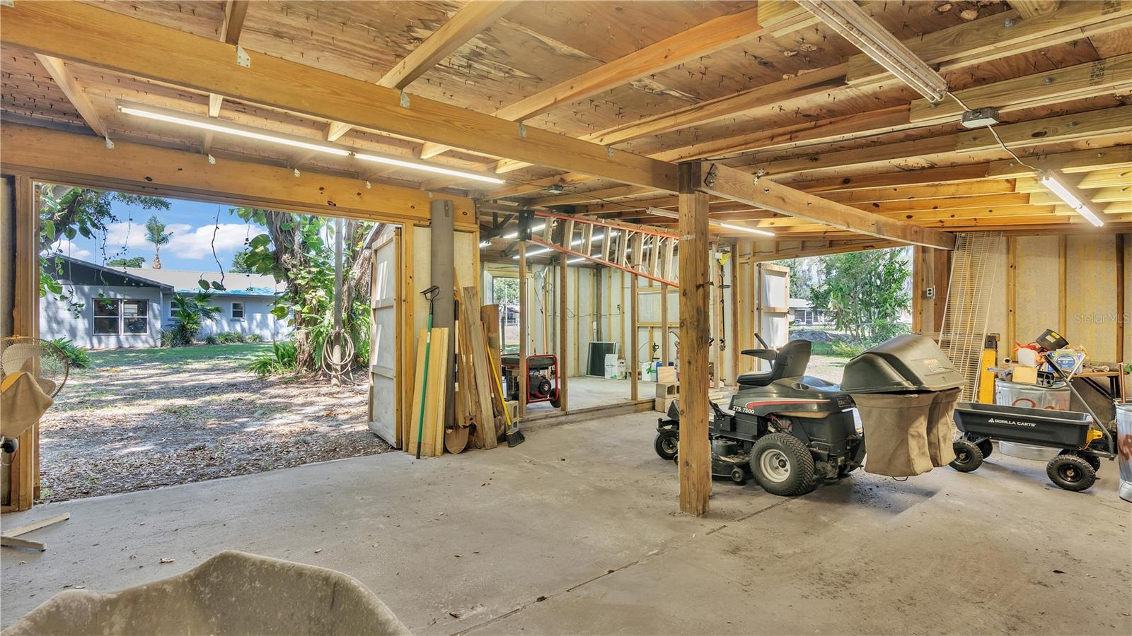 Image 37 of 44 For 2635 Willow Wood Drive