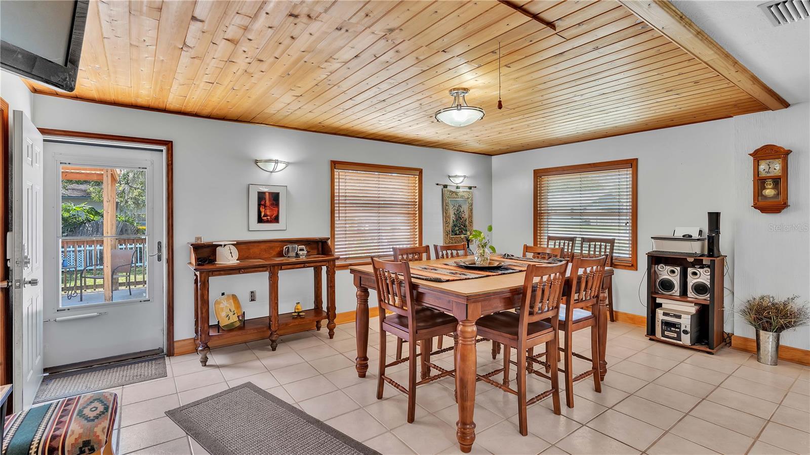 Image 7 of 44 For 2635 Willow Wood Drive