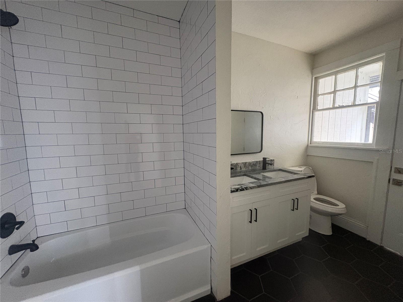 Image 15 of 16 For 729 Palmetto Street 1